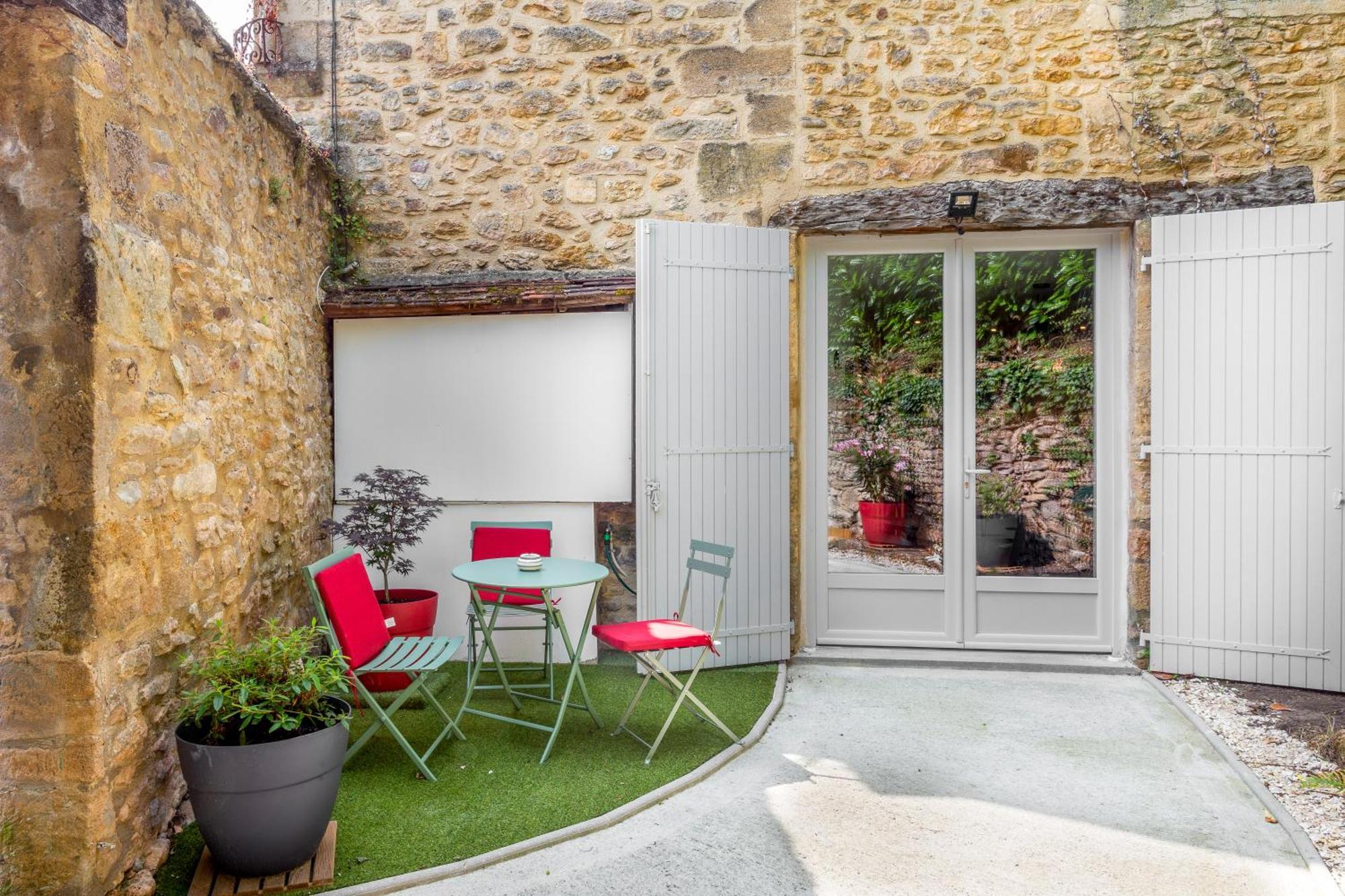 Le Pecharmant - Lescapade Medievale Sarlat Экстерьер фото